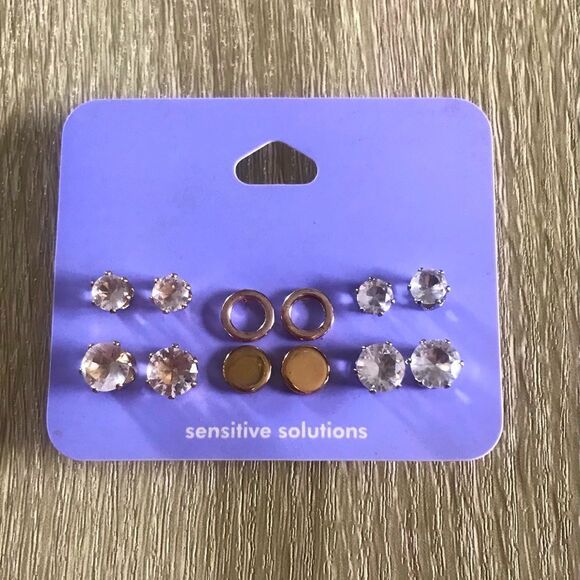 NWOT … Set Of 6 Stud Earrings - Picture 1 of 1